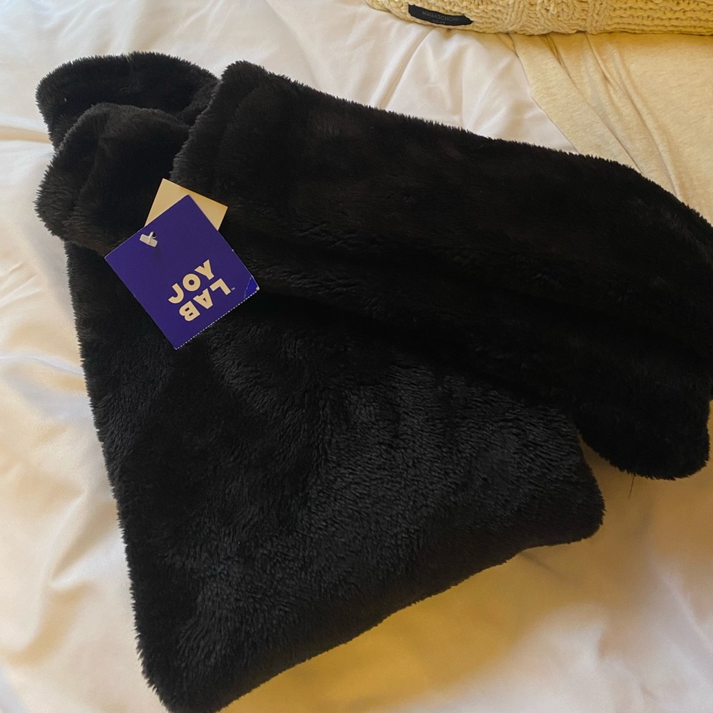 JOYLAB (TARGET) fuzzy oversized turtleneck/crewneck.